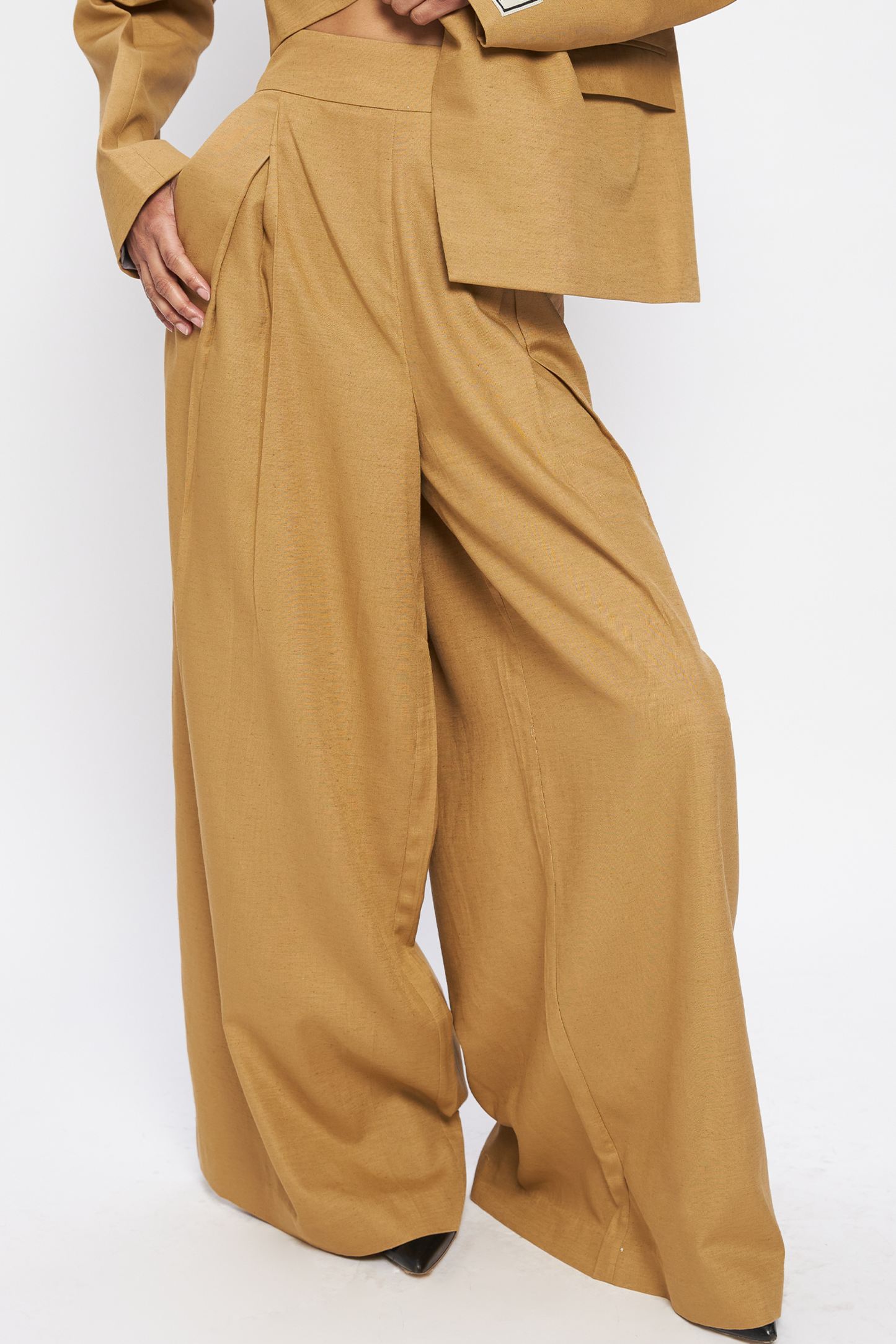 Chai-Cheeni Pleated Trousers