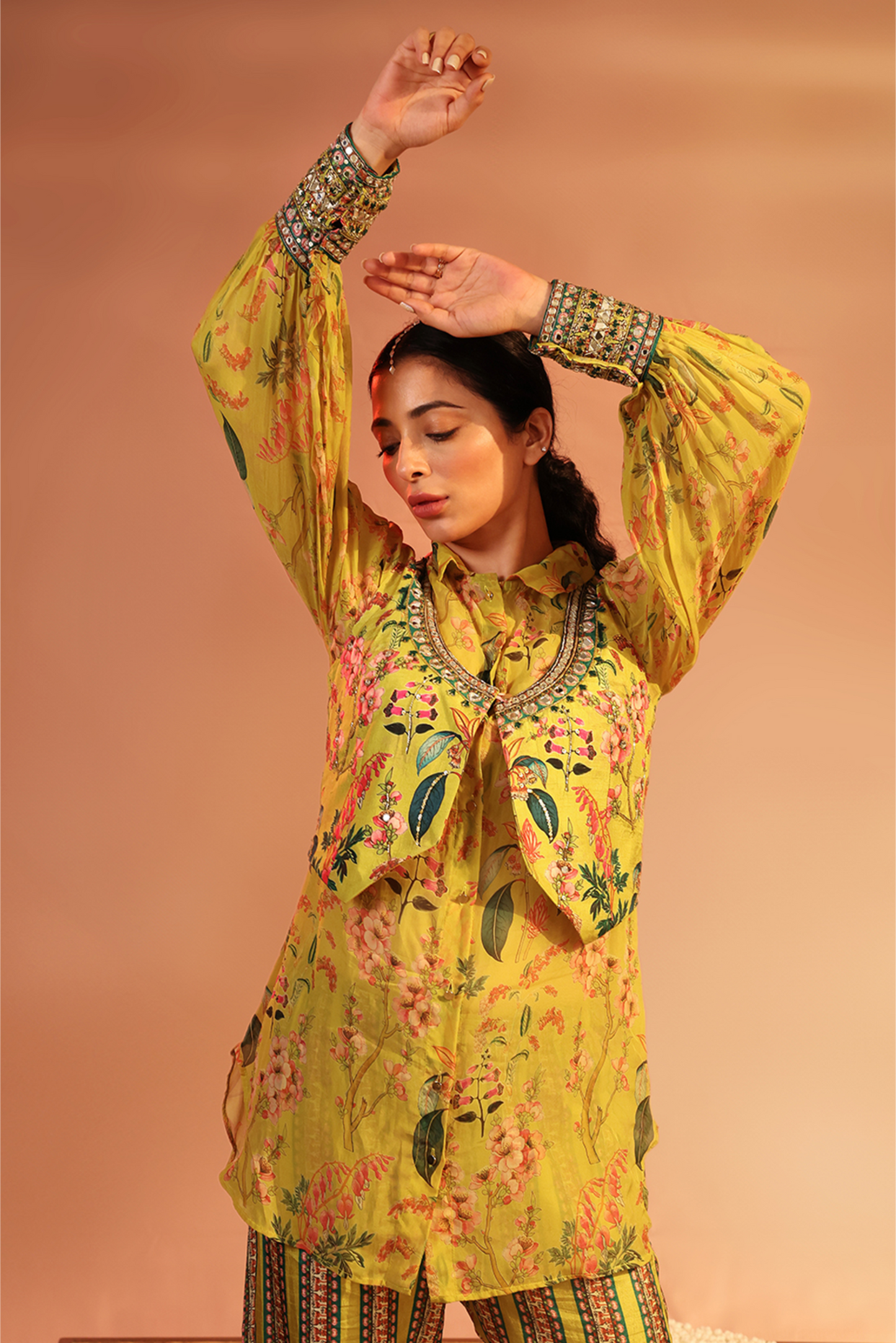 Tamaya Embroidered kurta set with jacket