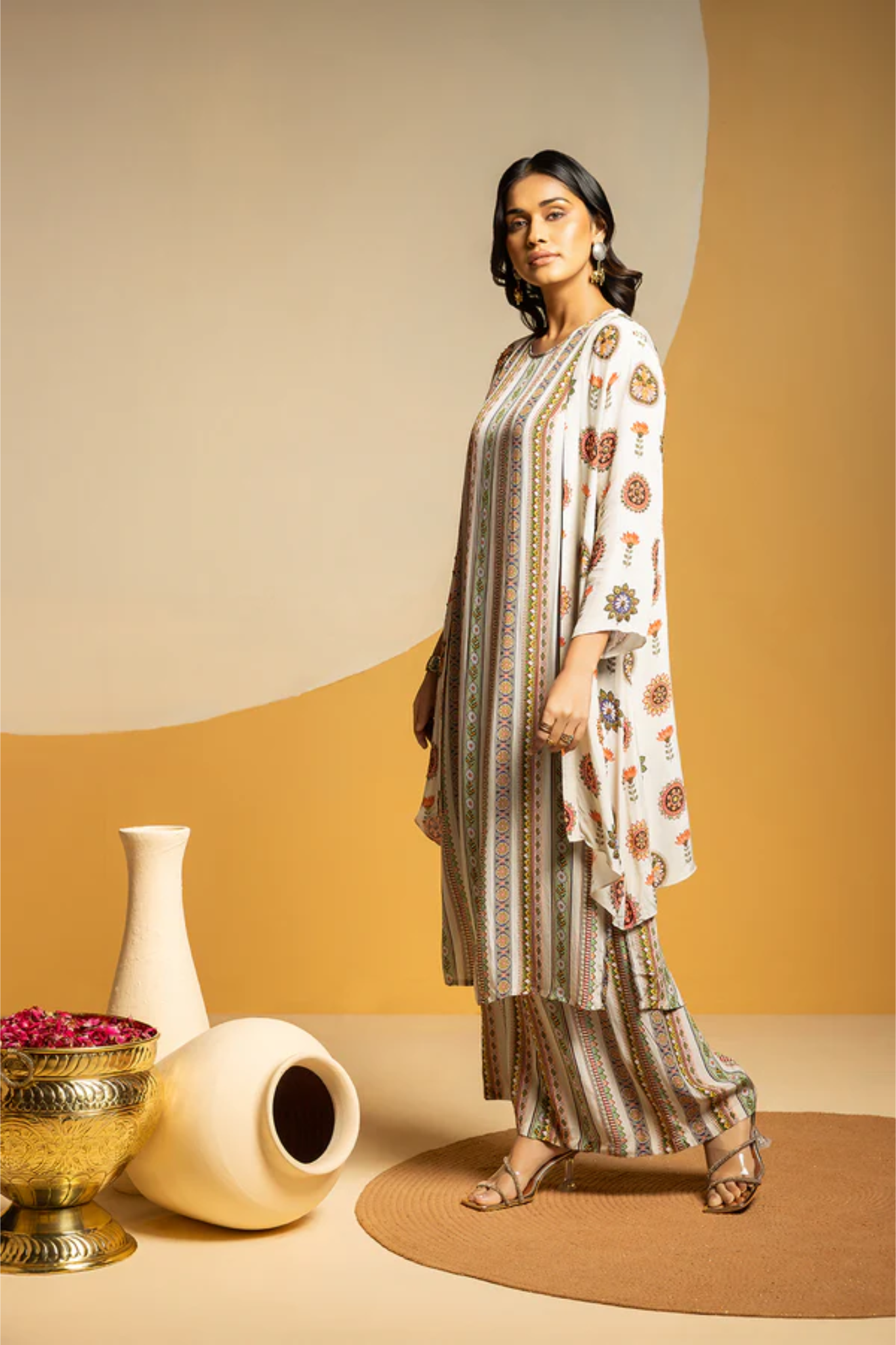 Taarani printed kurta set with jacket