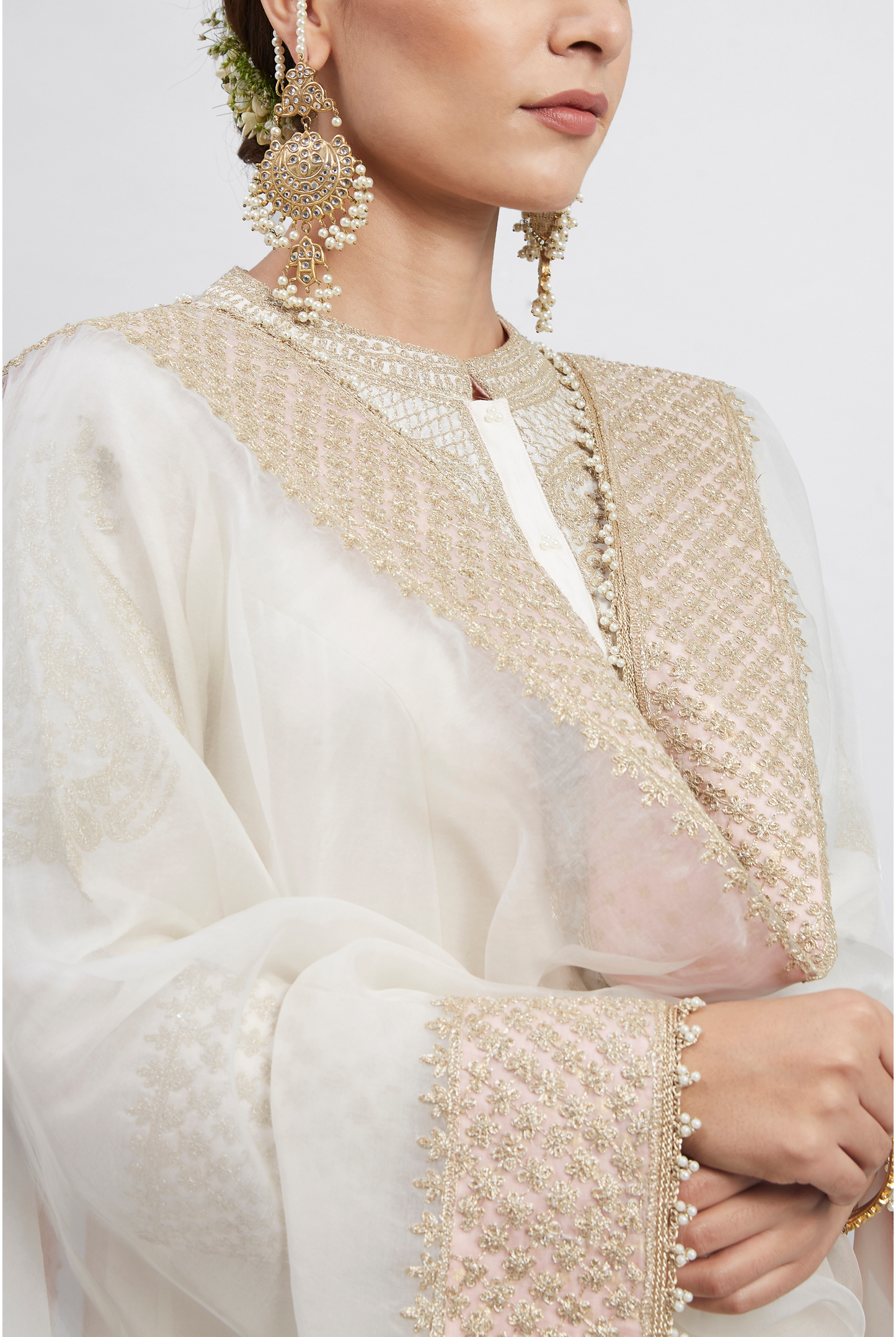 Rabhya Tilla Embroidered Kurta Set - Daisy Ivory