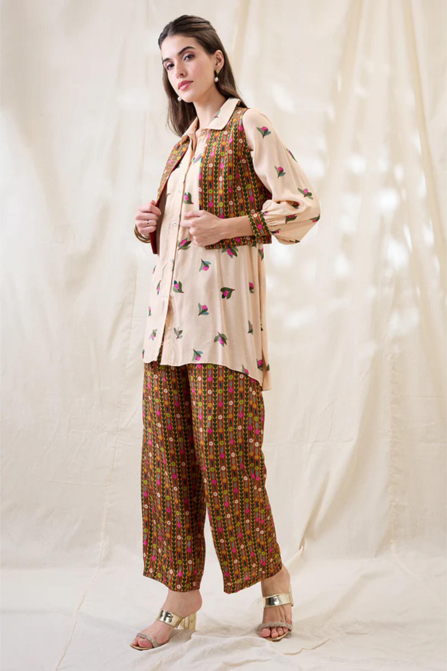 Gulzaar Printed Kurta Set with Jacket