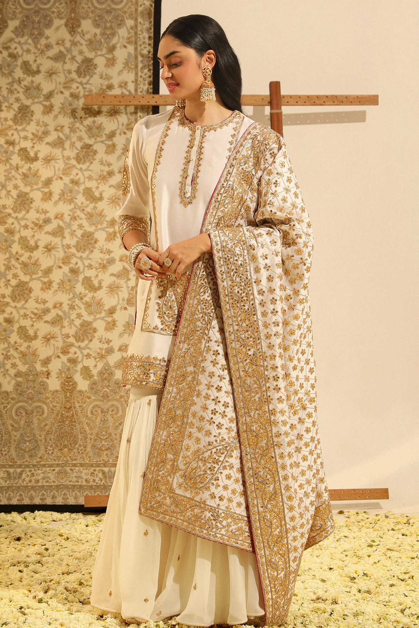 Siraj Hand Embroidered Kurta Garara Set - Daisy Ivory