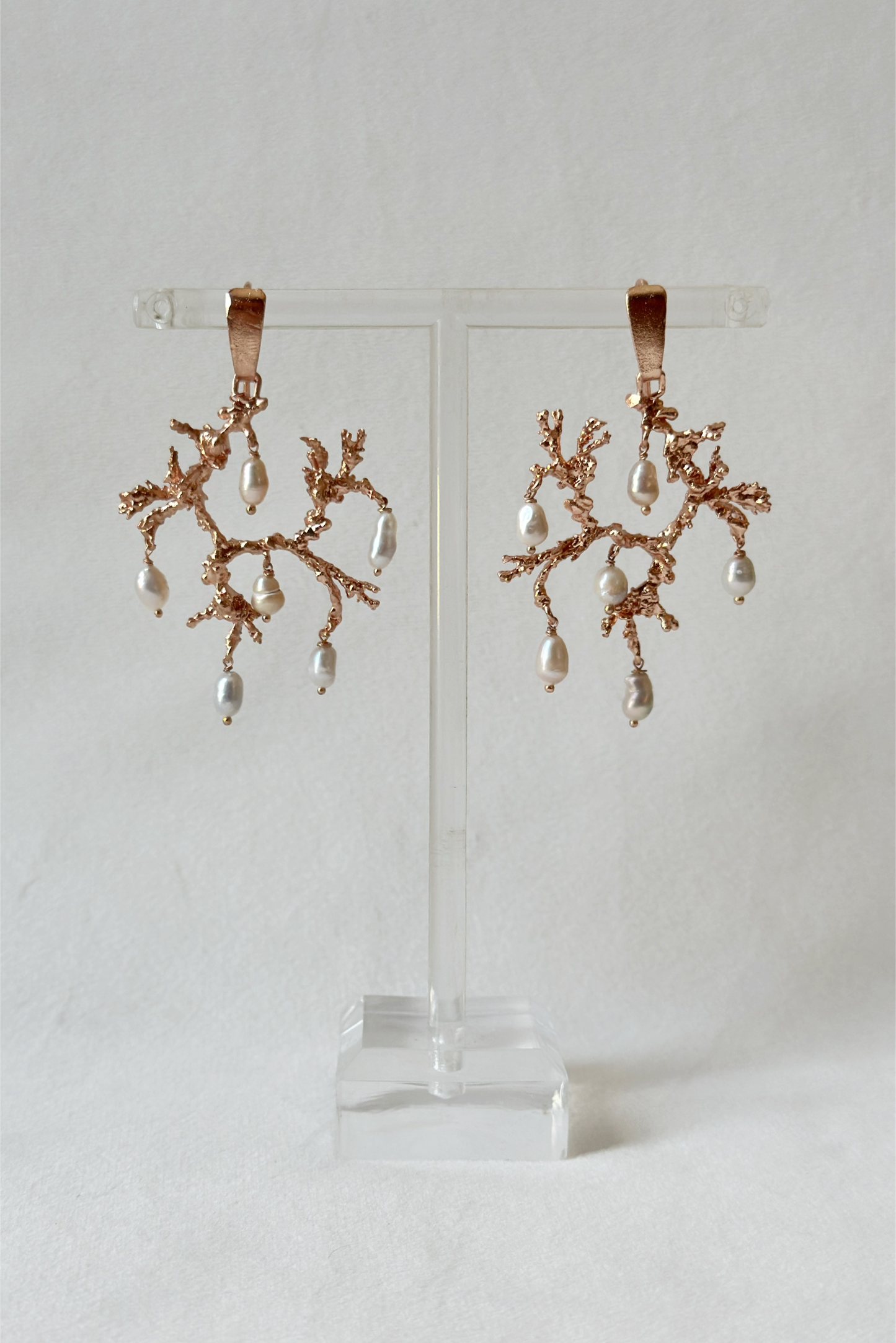 Untamed pearl drops chandelier earrings Rose Gold