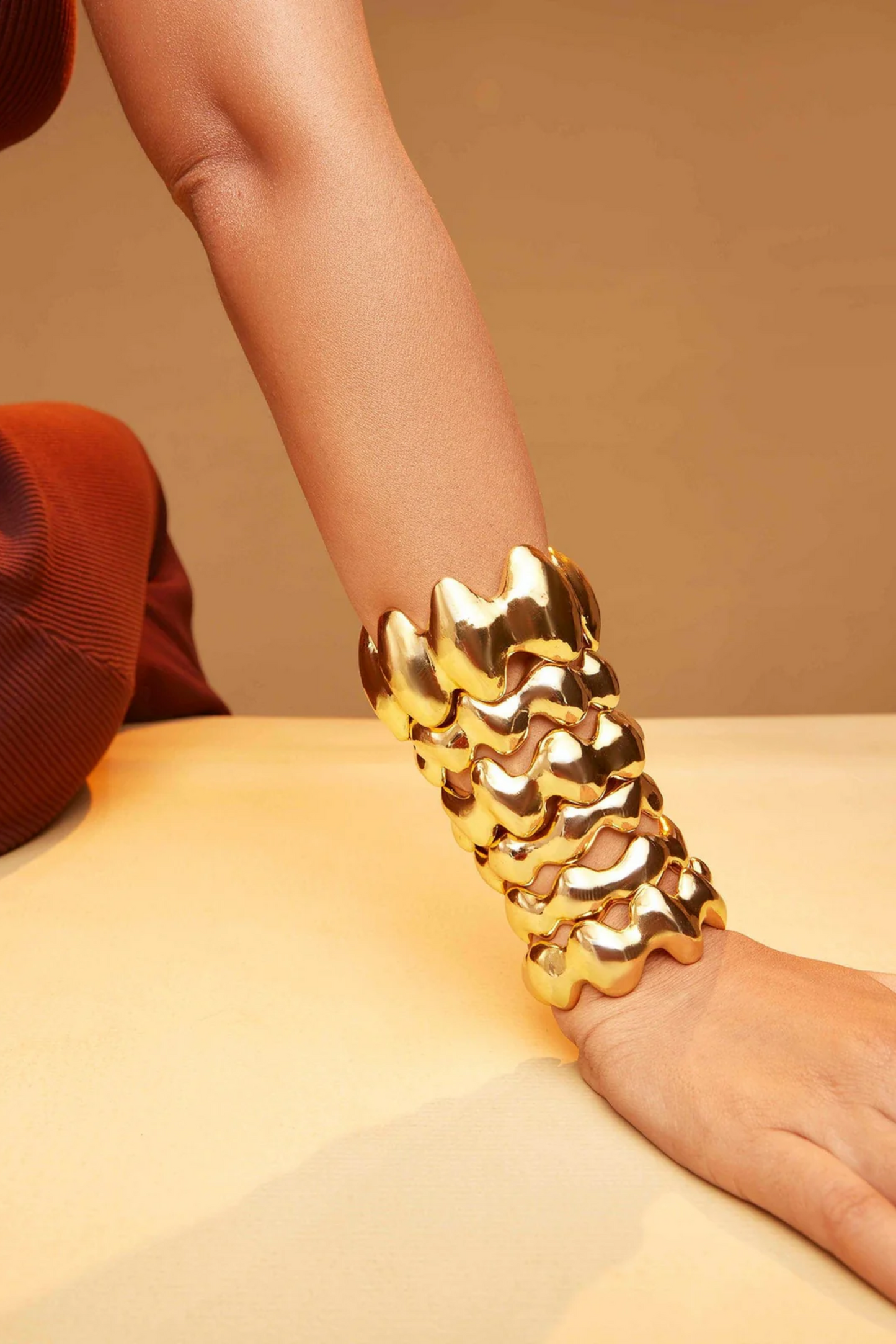 Ella Bracelet (medium wave) - Golden