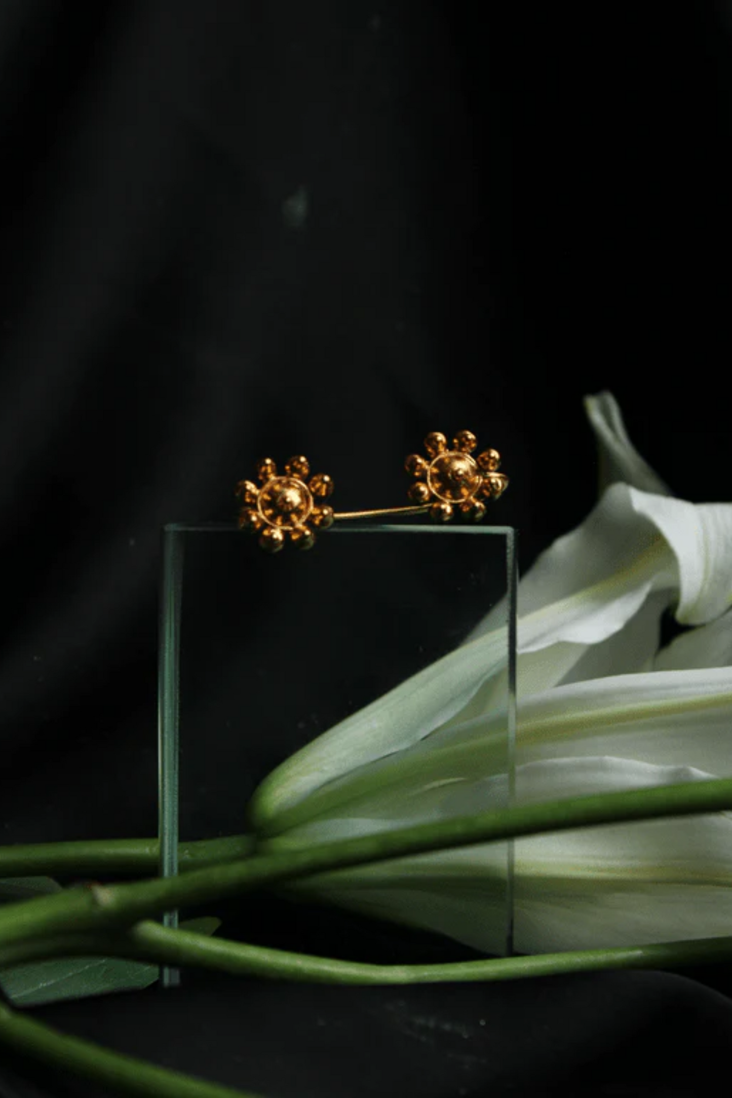 Flower Ear Clip - Gold