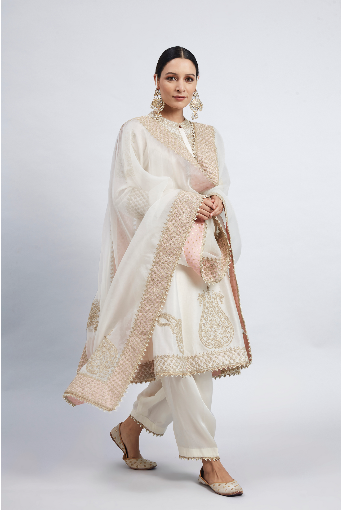 Rabhya Tilla Embroidered Kurta Set - Daisy Ivory