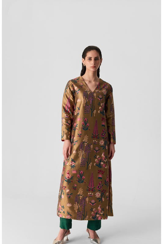 Bahar V-Neck Kurta Set