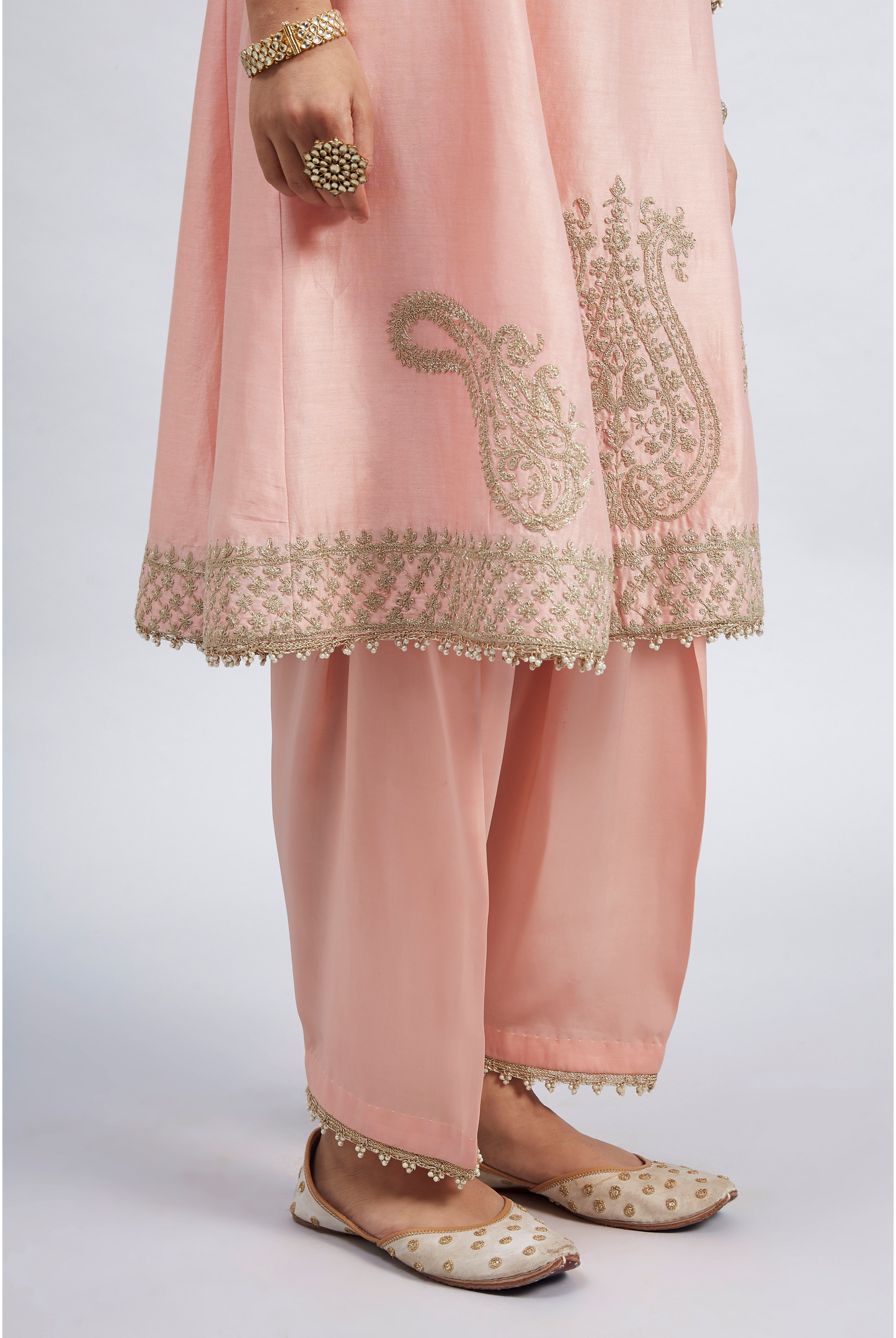 Rabhya Tilla Embroidered Kurta Set - Carnation Pink