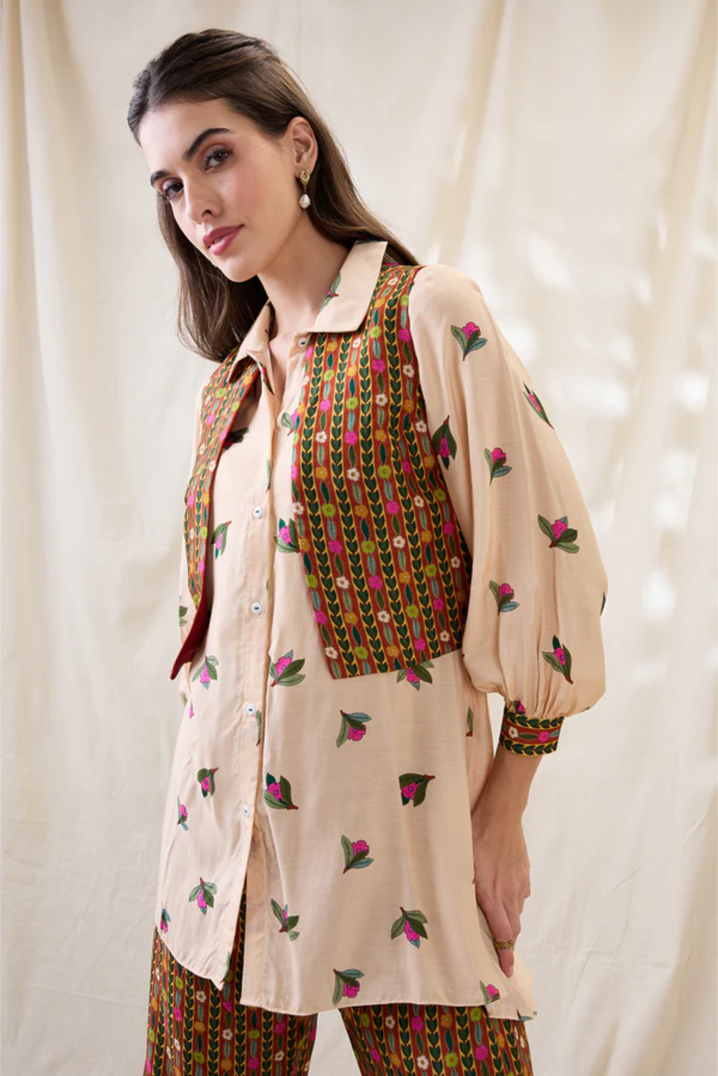 Gulzaar Printed Kurta Set with Jacket