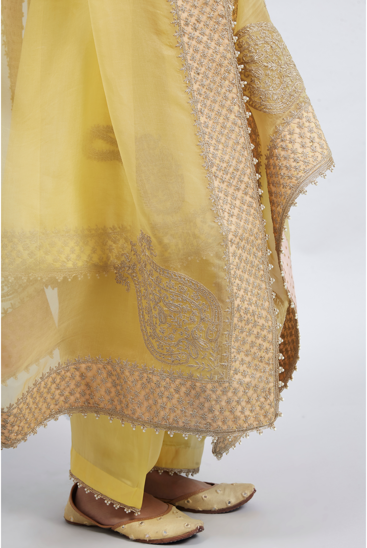 Rabhya Tilla Embroidered Kurta Set - Daffodil Yellow