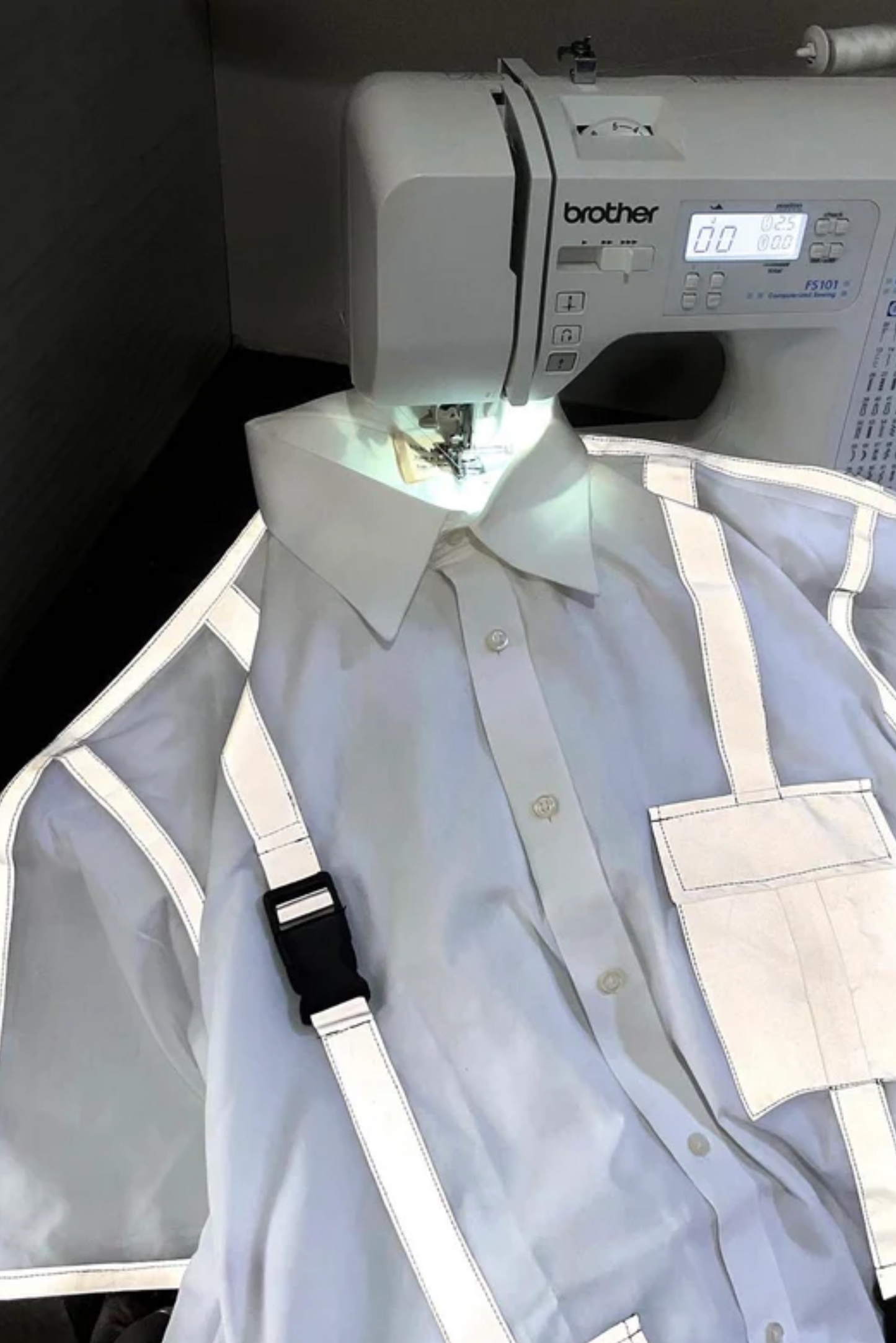 WHITE REFLECTIVE OVERSHIRT