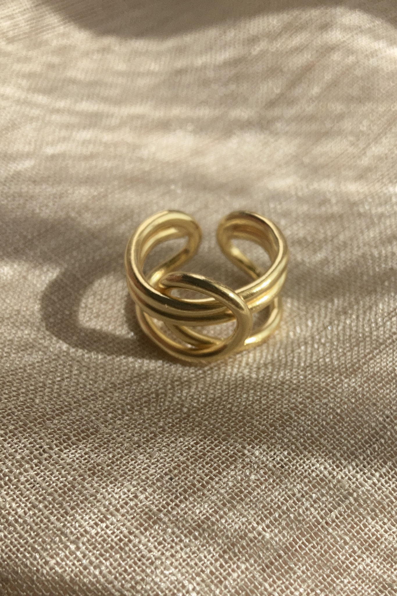 KNOTTED RING