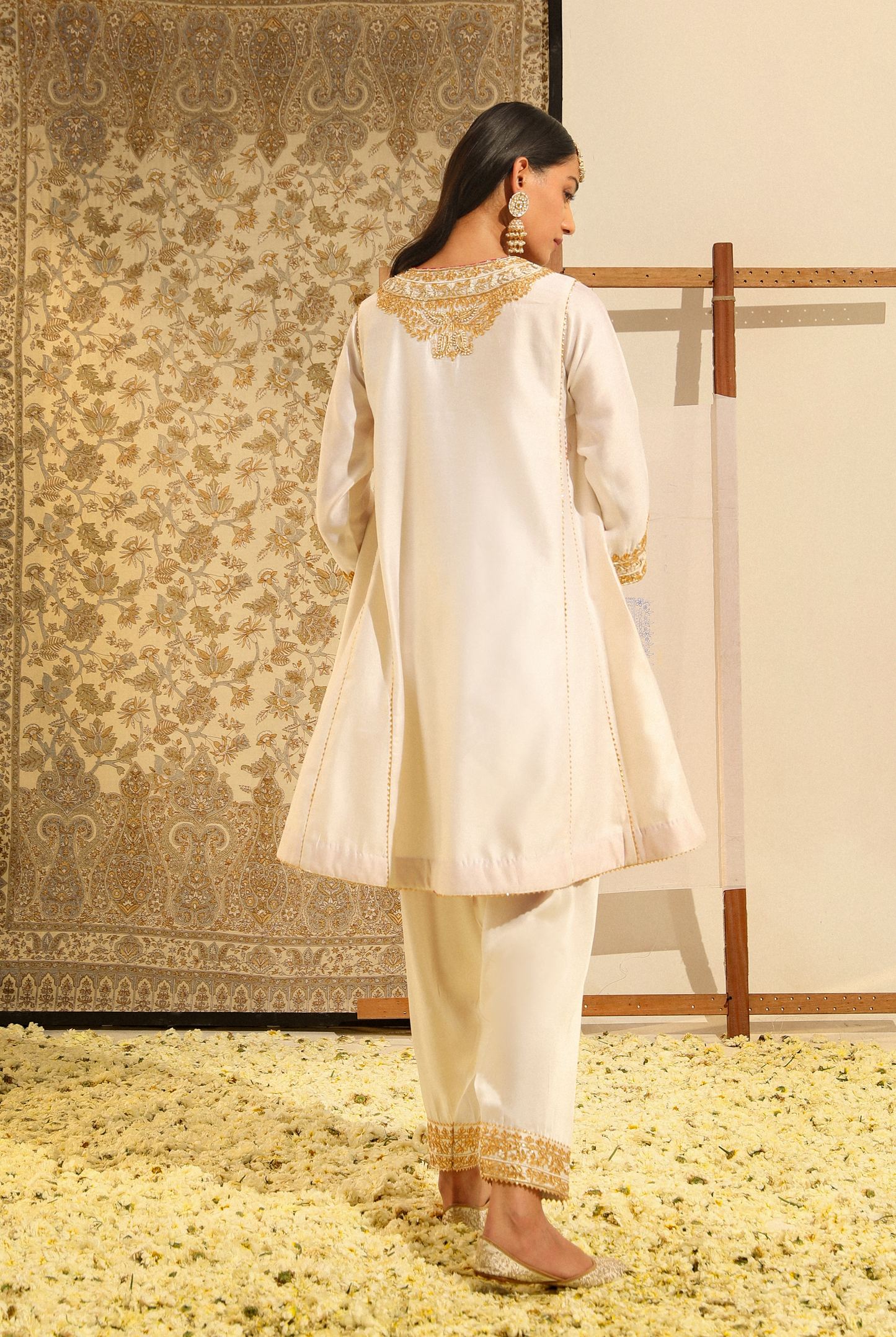 Fayaaz Hand Embroidered Short Chauga with Salwar - Daisy Ivory