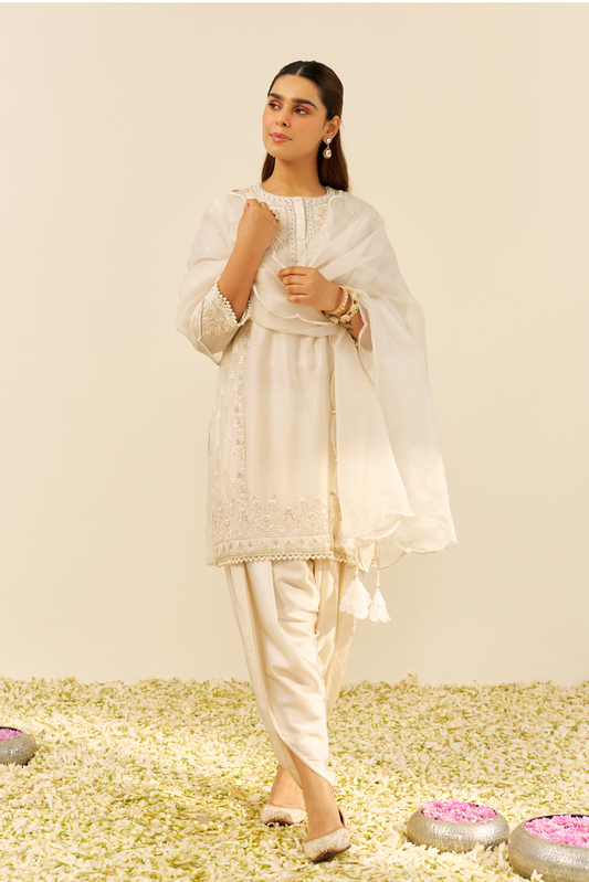 Zaisha - Daisy Ivory Short Kurta With Dhoti and Dupatta