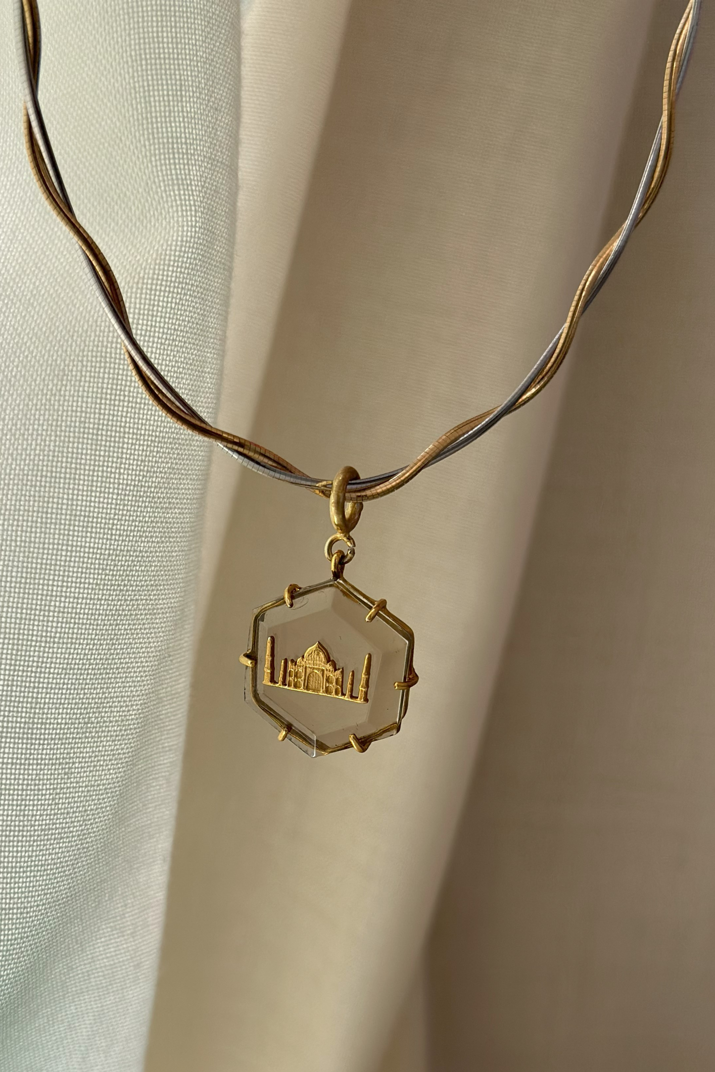 Taj Pendant With Pearl Chain