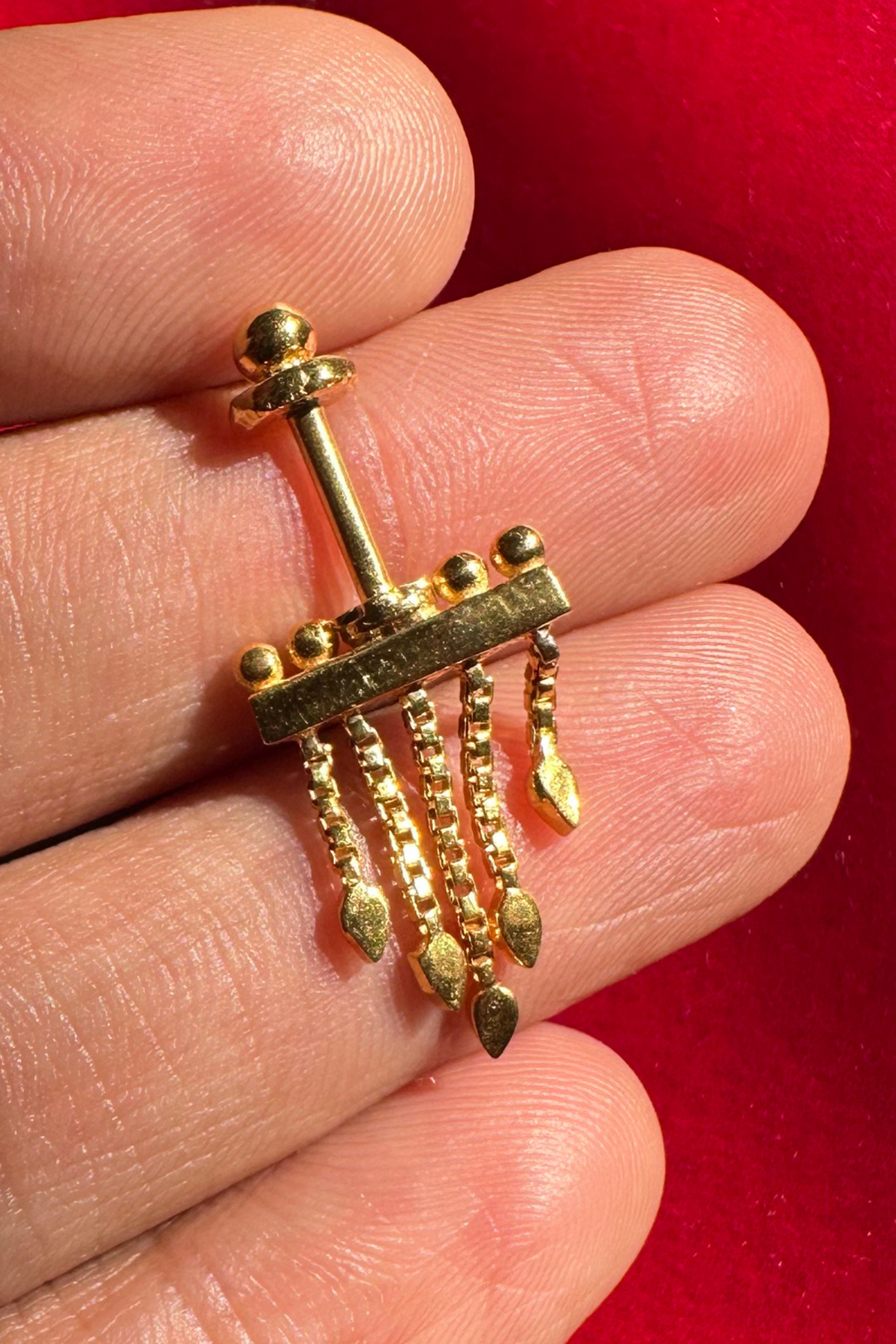 Kuhu Bugadi Earrings-Gold