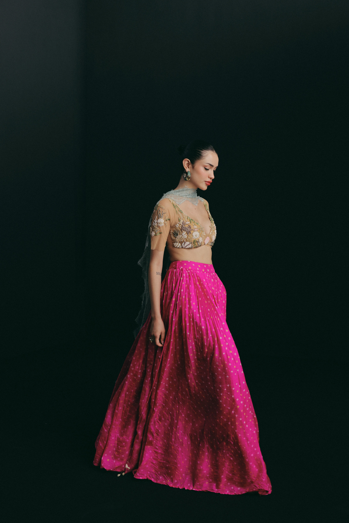 Pink Bandhni, Sea shell Slinky