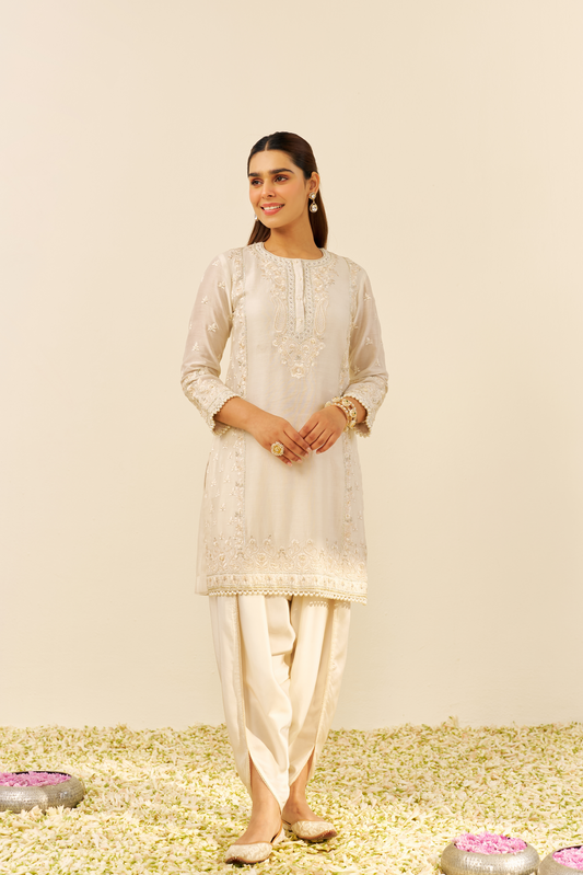 Zaisha - Daisy Ivory Short Kurta With Dhoti