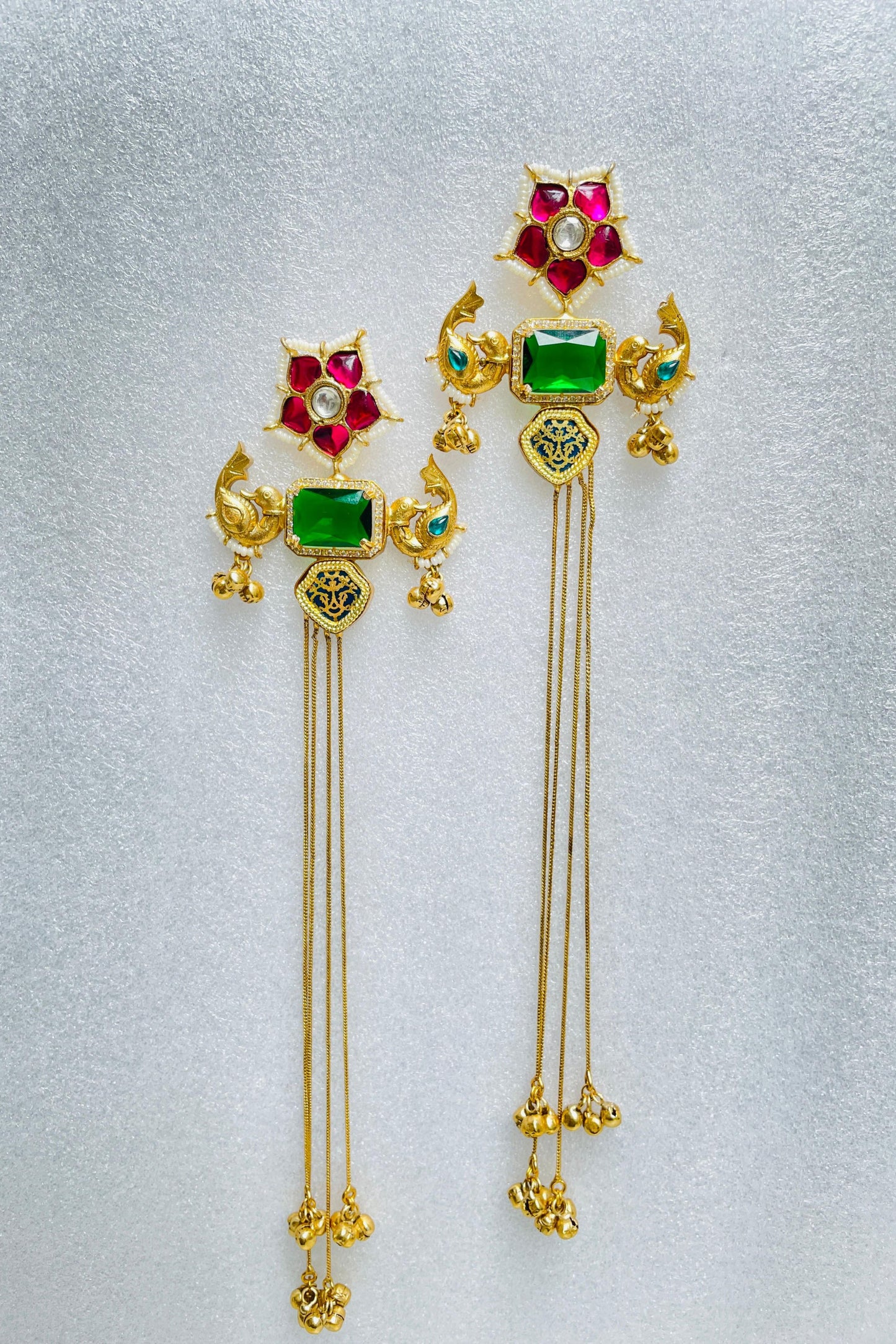 Parrot Motif Shoulder Duster Earrings in Green