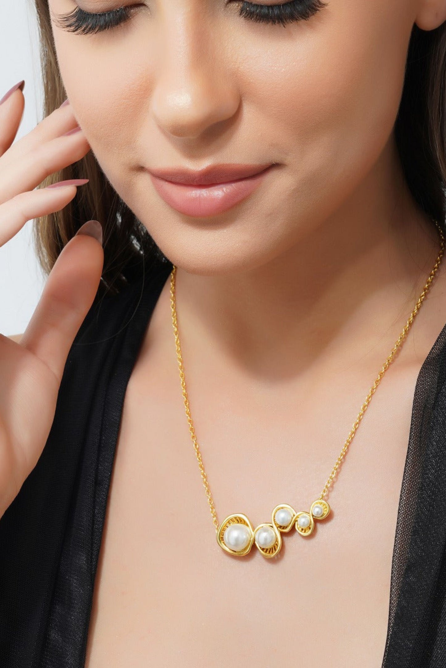 Power Pearl Pendant Necklace