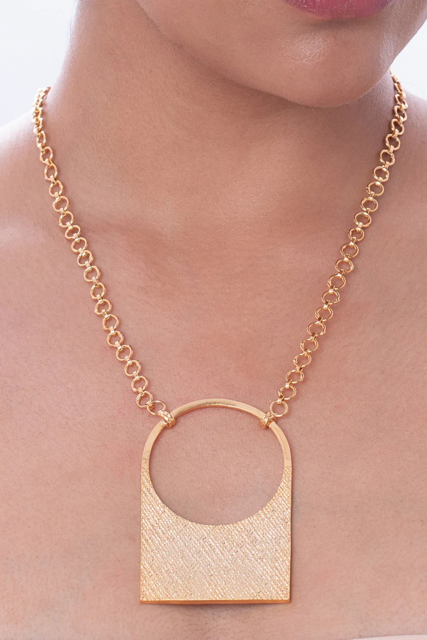 Contour Necklace